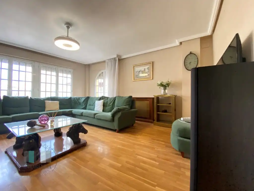 Duplexes for sale in Calle Poeta Verdaguer, Hospital - Plaza del Real