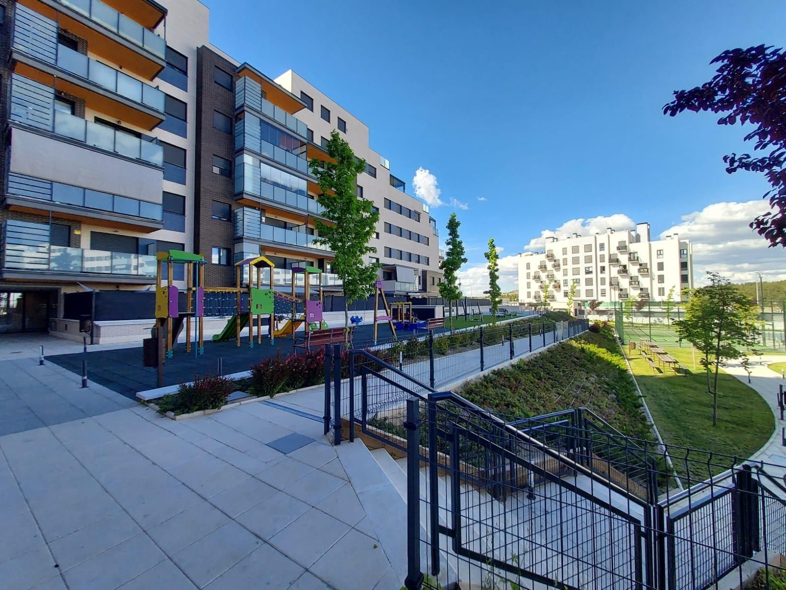 Vista exterior de Pis de lloguer en Valdemoro amb Calefacció, Jardí privat i Terrassa