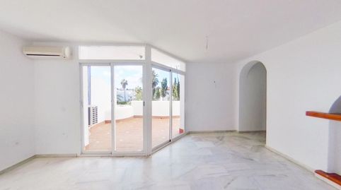 Foto 4 de Piso en venta en Calahonda, Mijas