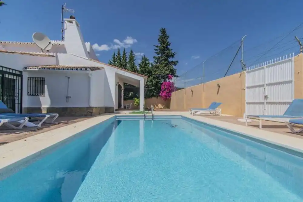 Swimming pool of Houses for sale in Marbella  with Air Conditioner, Private garden and Terrace