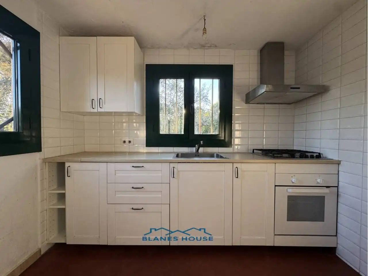 Cuina de Finca rústica en venda en Tordera amb Jardí privat