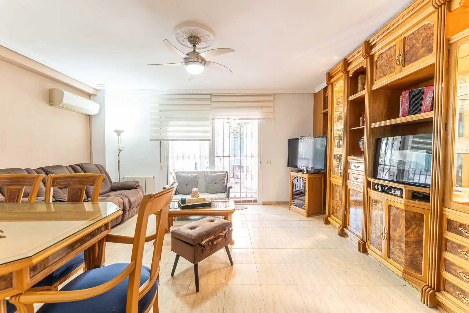 Wohnzimmer von Maisonette zum Verkauf in Fuenlabrada mit Klimaanlage, Heizung und Terrasse