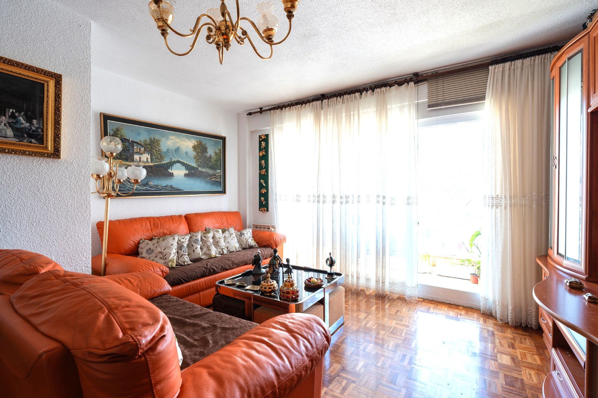 Living room of Flat for sale in  Madrid Capital  with Heating, Private garden and Terrace