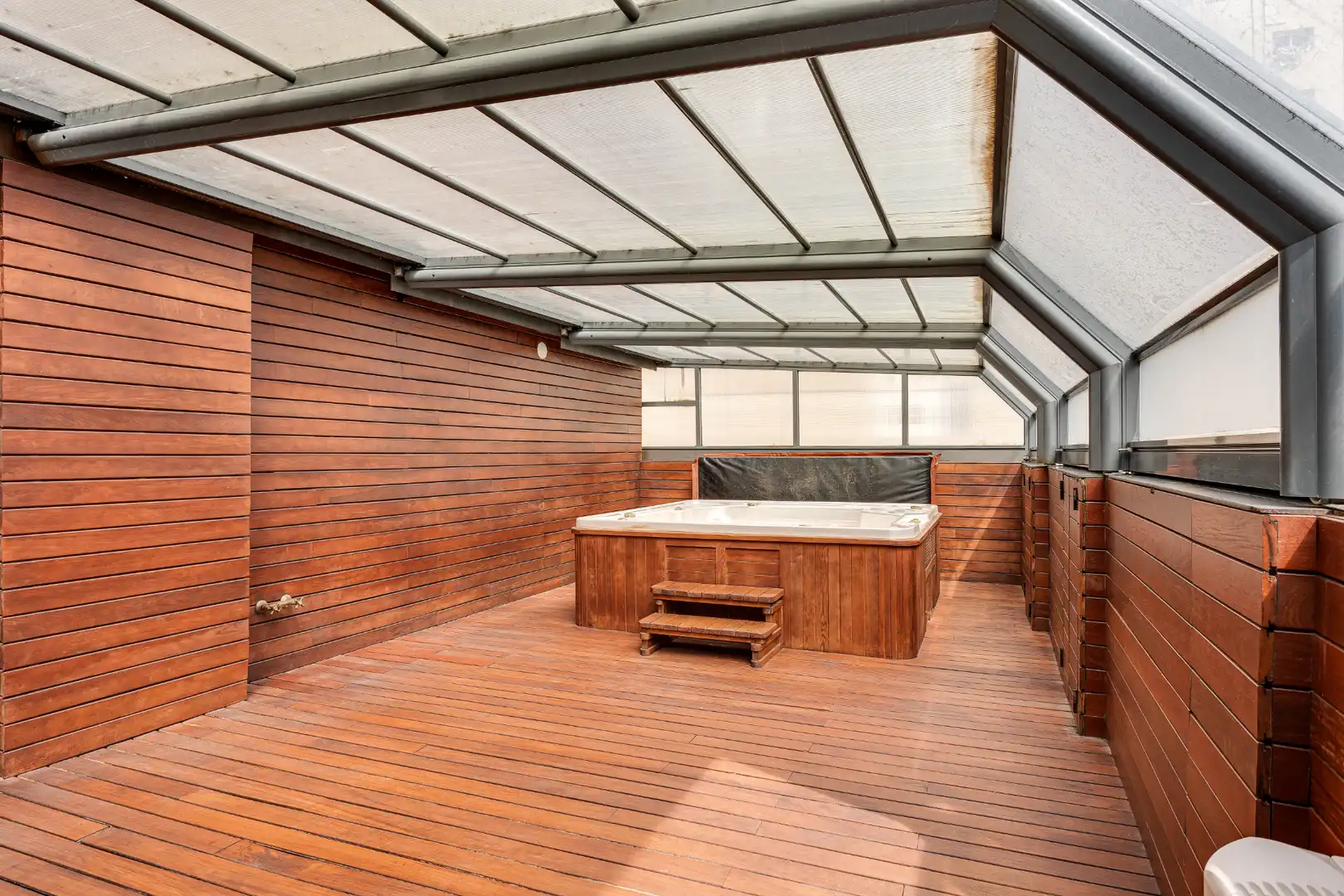 Terraza de Casa adosada en venta en Barcelona con Aire acondicionado, Calefacción y Jardín privado