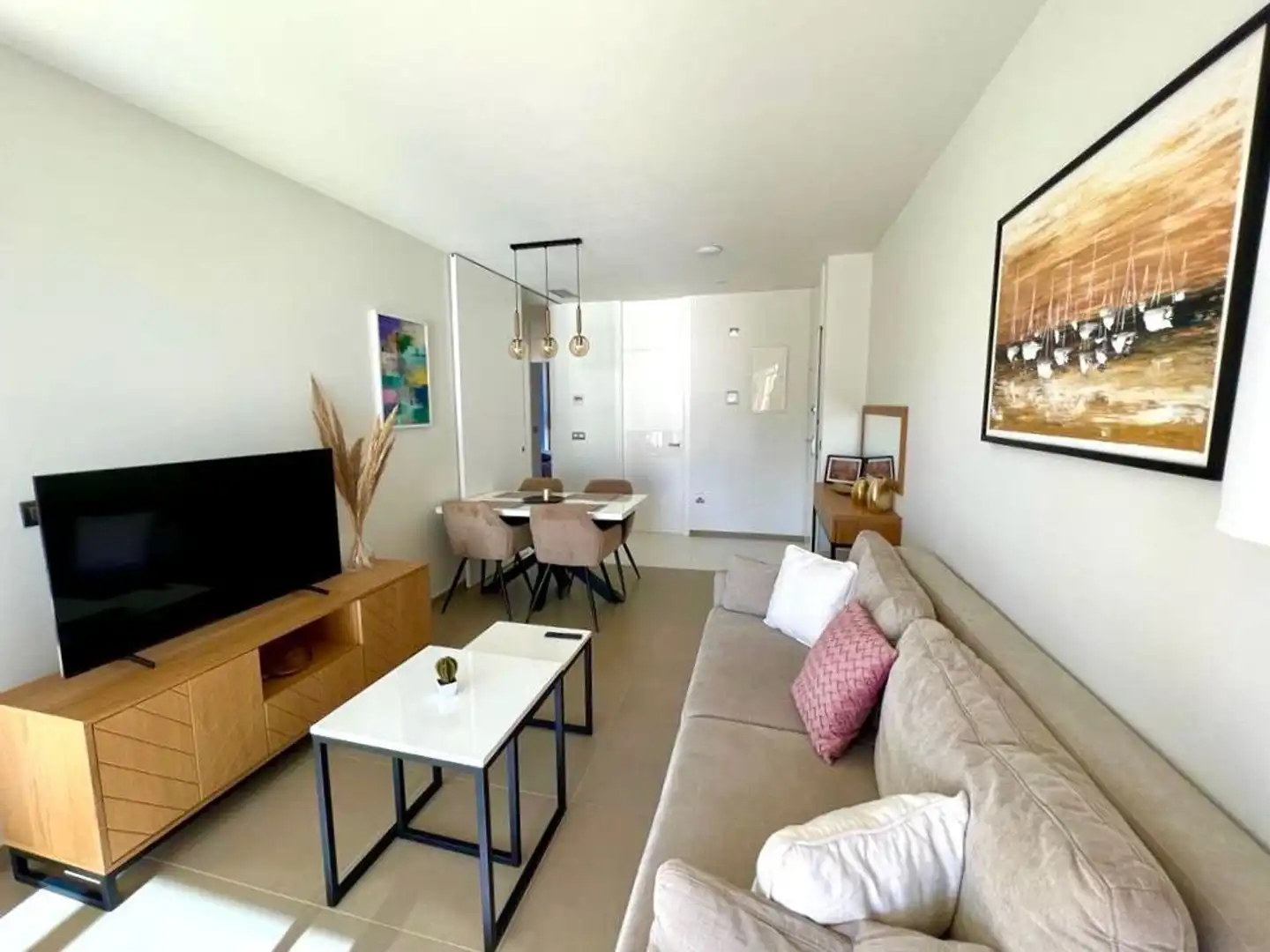 Sala d'estar de Casa o xalet de lloguer en Benidorm amb Aire condicionat, Jardí privat i Moblat