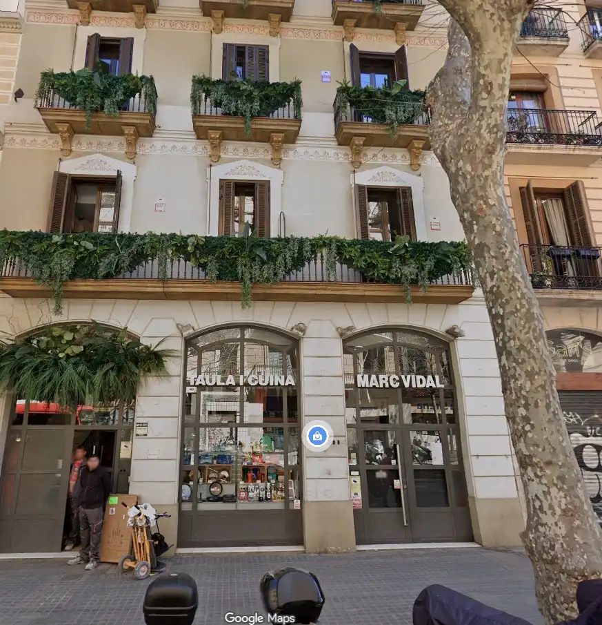 Vista exterior de Local de alquiler en Barcelona con Aire acondicionado