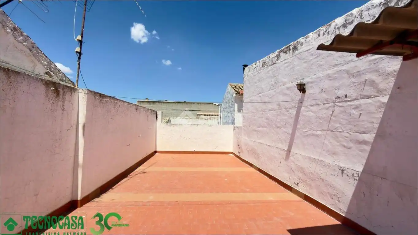 Vista exterior de Casa o xalet en venda en Campo de Criptana amb Calefacció