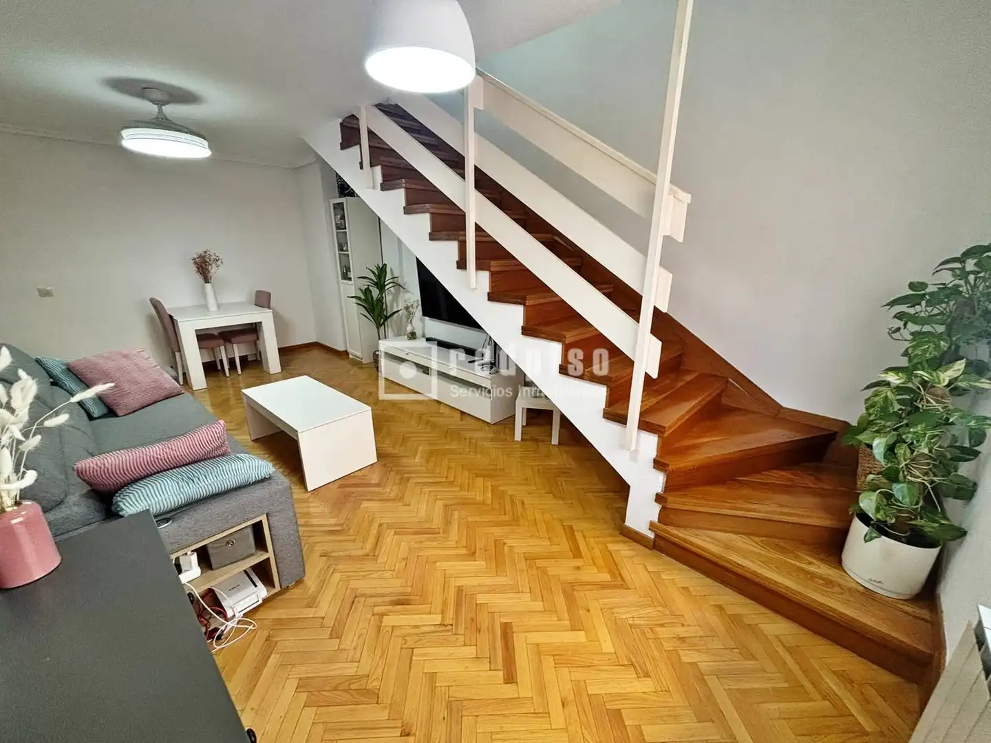 Sala d'estar de Pis en venda en Guadalajara amb Calefacció, Parquet i Moblat