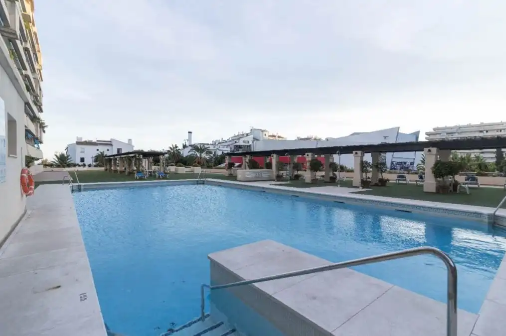 Apartament amb piscina en venda a Nueva Andalucía, imagen 4