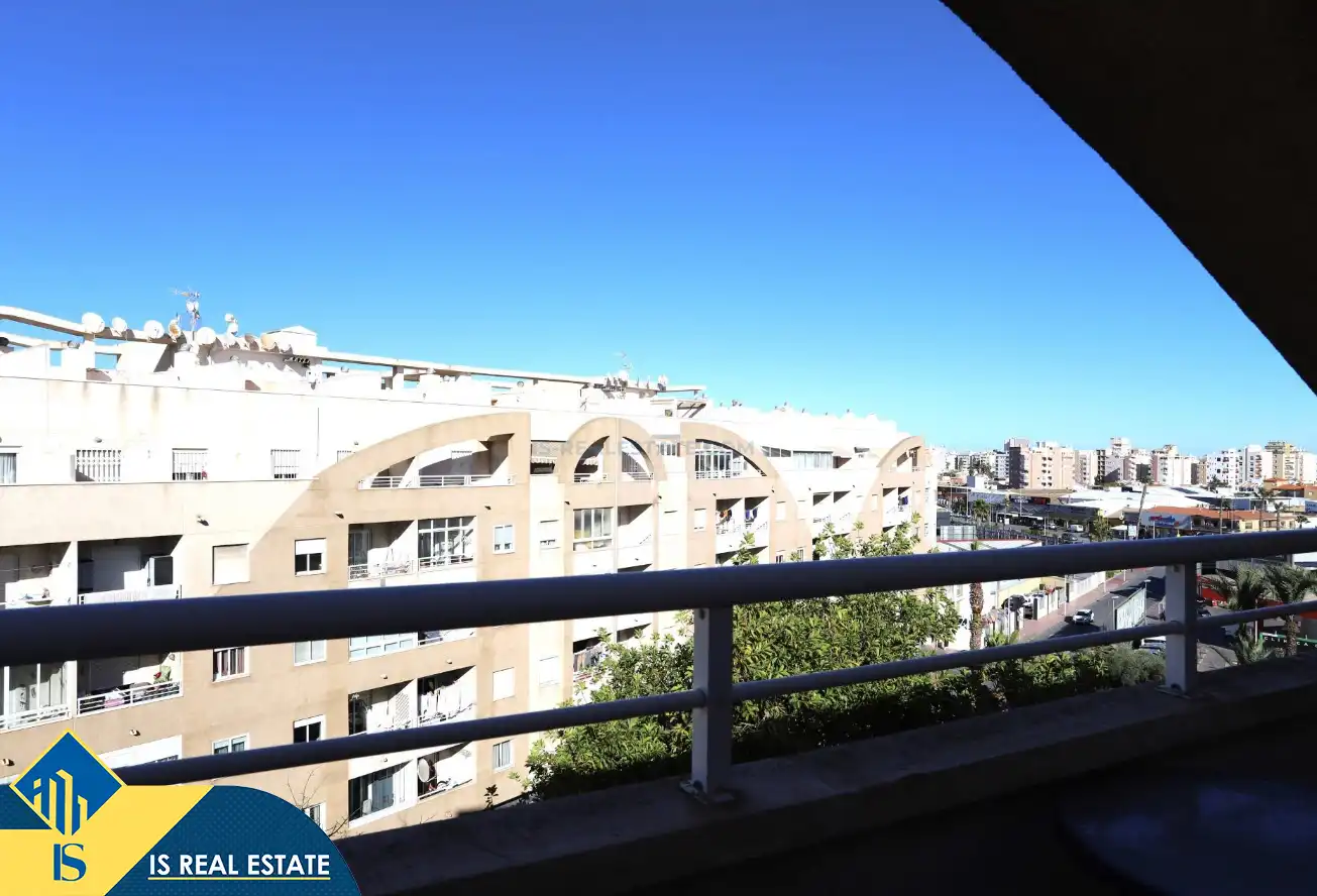 Vista exterior de Àtic en venda en Torrevieja amb Aire condicionat, Calefacció i Terrassa