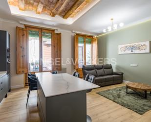 Exterior view of Apartment for sale in  Barcelona Capital  with Air Conditioner, Heating and Terrace