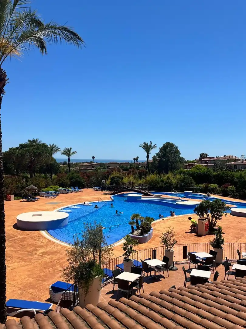 Piscina de Apartament en venda en Mont-roig del Camp amb Aire condicionat, Calefacció i Jardí privat