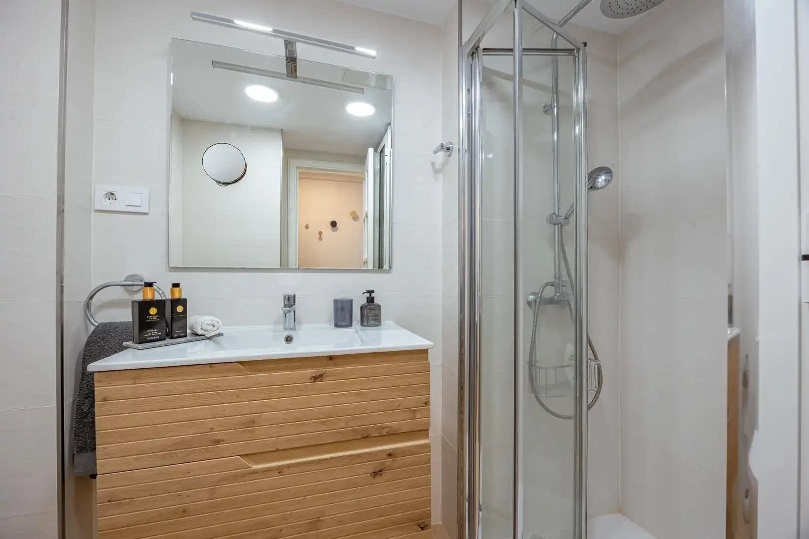 Bathroom of Flat for sale in Mogán  with Furnished