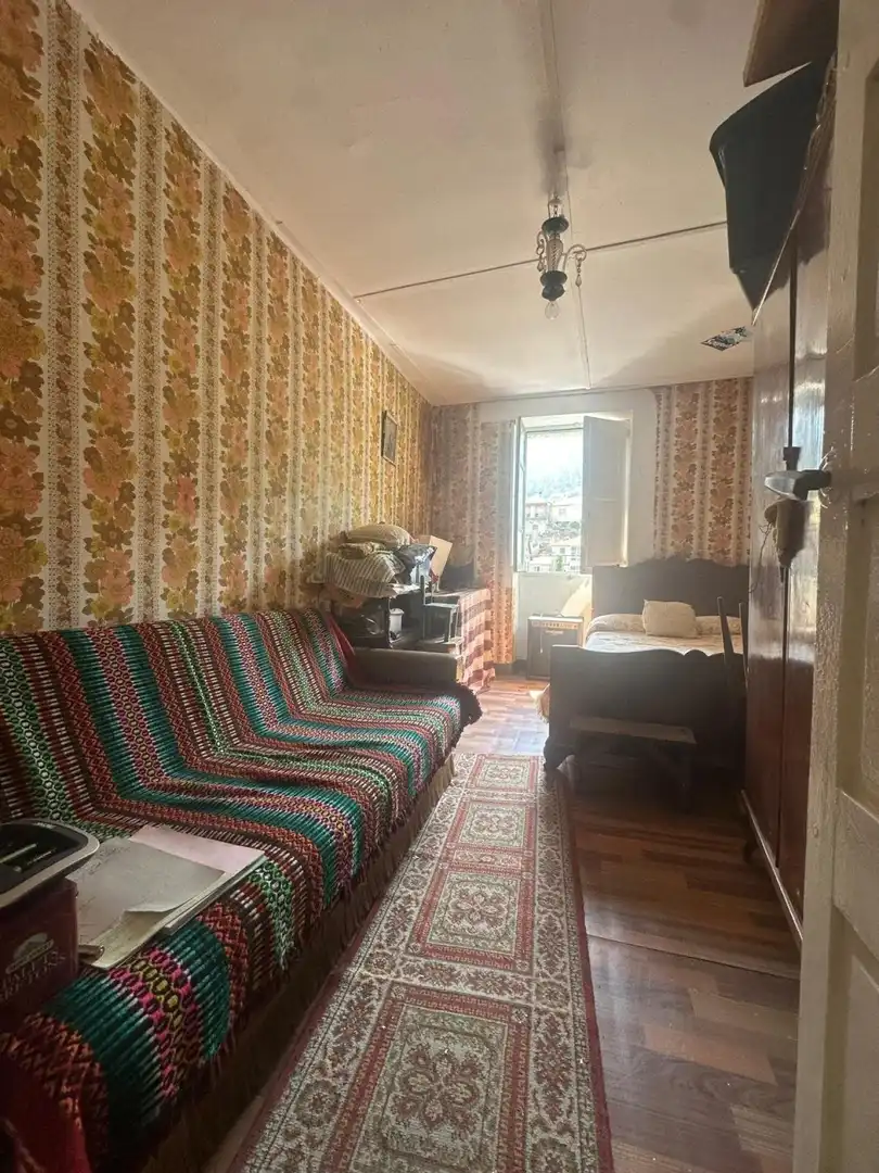 Sala d'estar de Casa adosada en venda en A Arnoia amb Moblat i Balcó