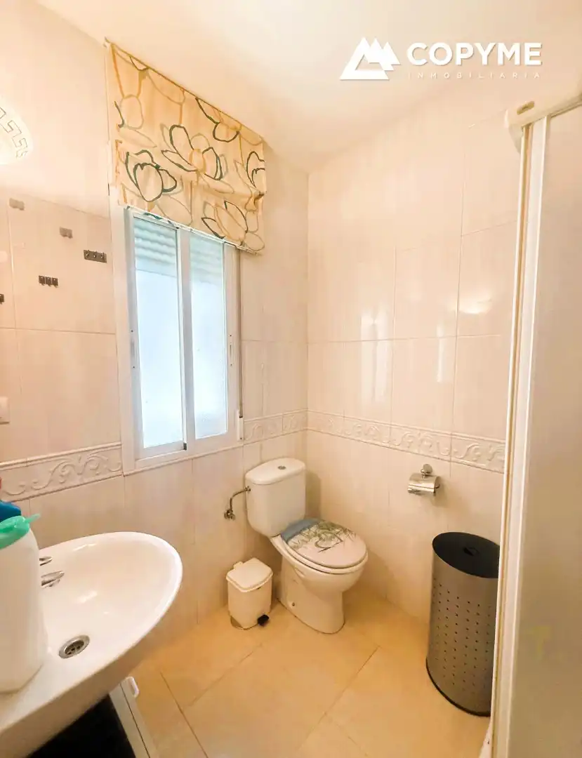 Baño de Casa adosada en venta en Santa Olalla con Aire acondicionado, Calefacción y Jardín privado
