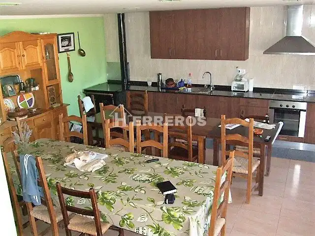 Local comercial en venda a Alberite, imagen 2