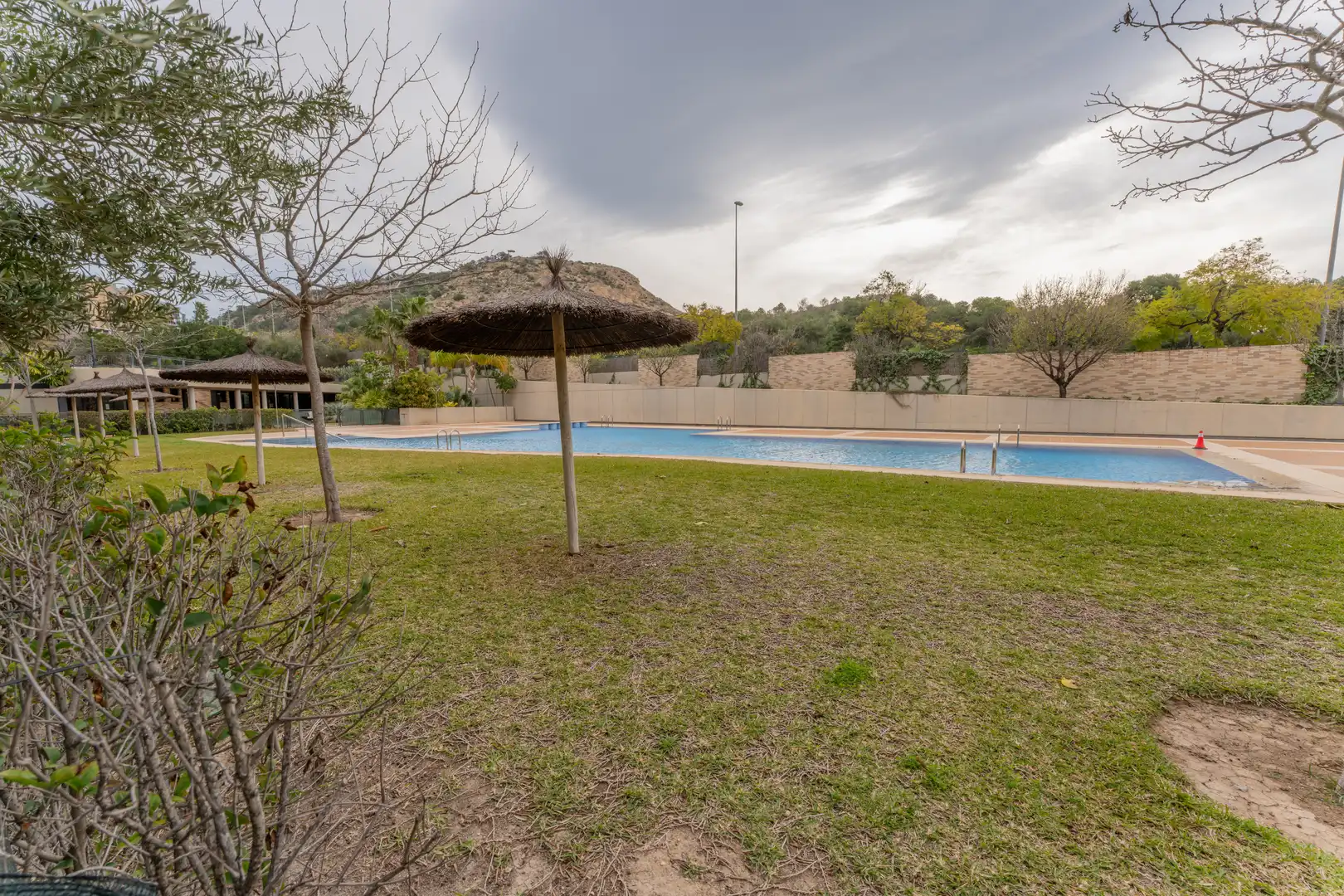 Piscina de Pis en venda en Alicante / Alacant amb Aire condicionat, Calefacció i Terrassa
