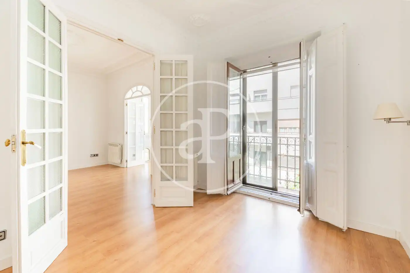Flat with terrace for sale in Calle de Manuel Cortina, imagen 12