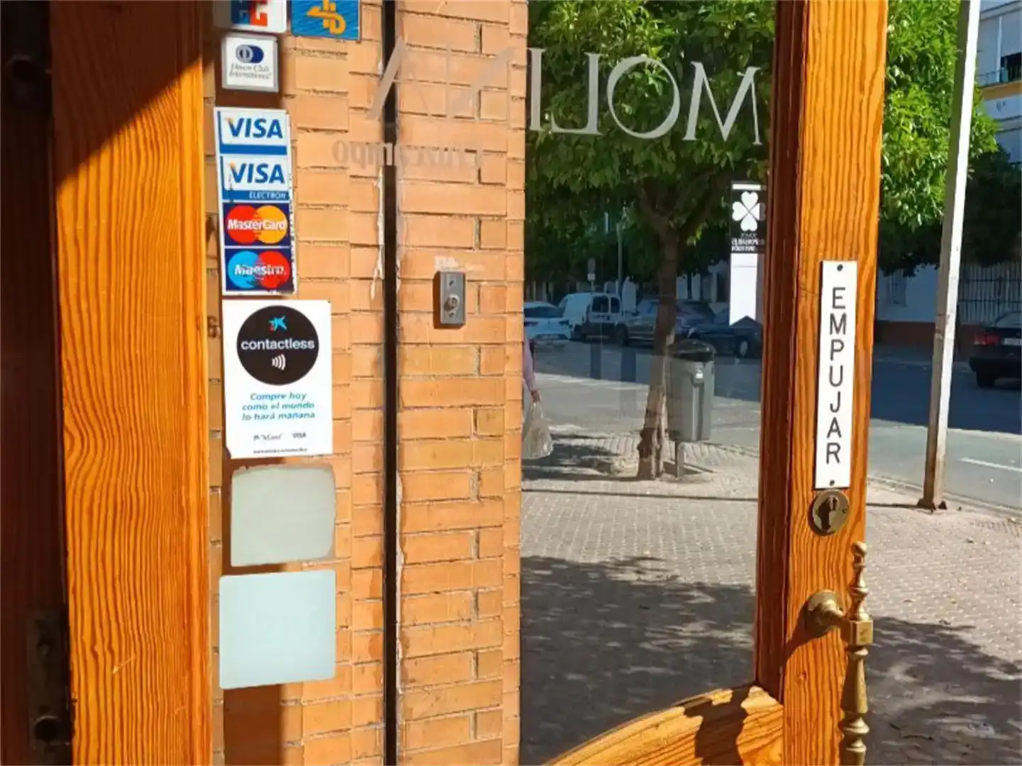 Geschaftsraum zum Verkauf in Sevilla mit Klimaanlage und Möbliert