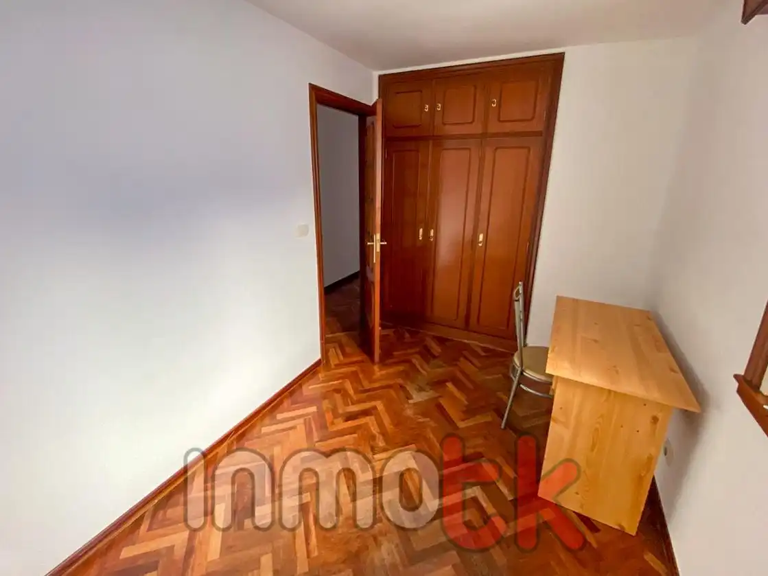 Habitación de Piso en venta en A Coruña Capital  con Parquet y Trastero