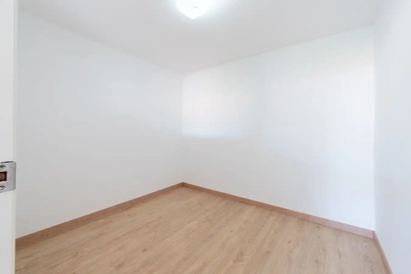 Flat for sale in Barcelona  with Air Conditioner and Heating
