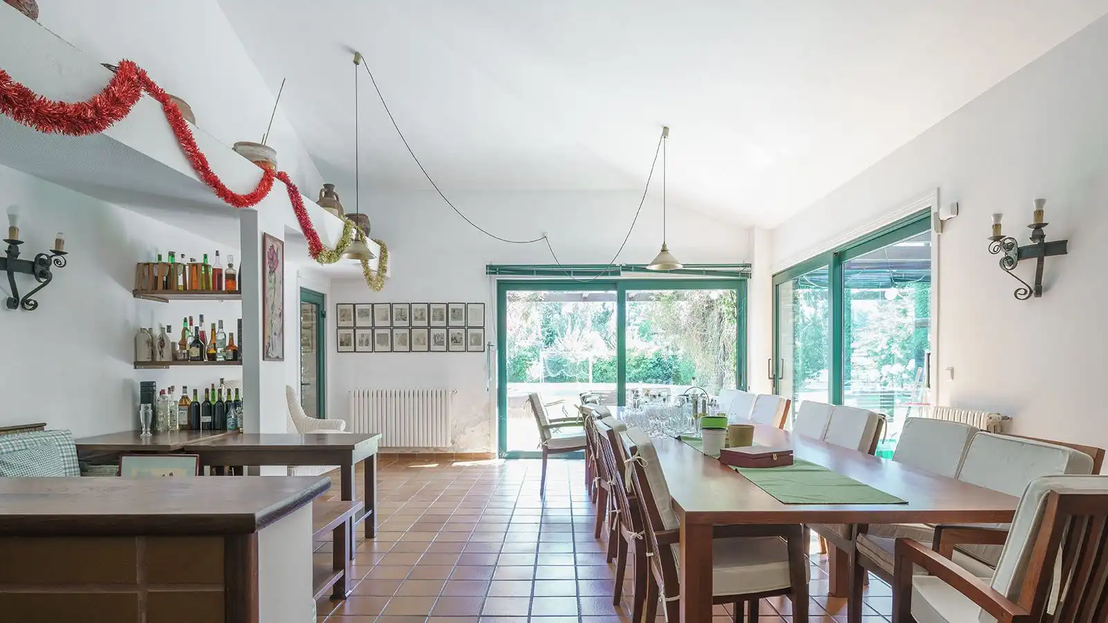Comedor de Casa o chalet en venta en Oleiros con Calefacción, Jardín privado y Parquet
