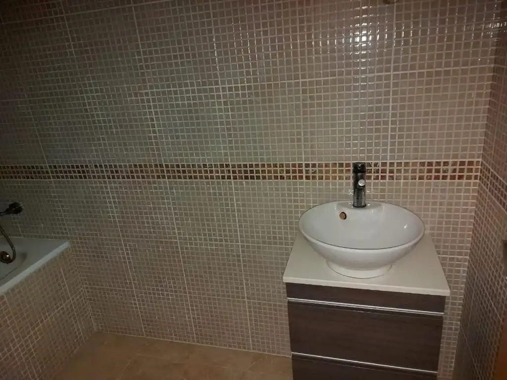 Bathroom of Flat for sale in L'Hospitalet de Llobregat  with Heating
