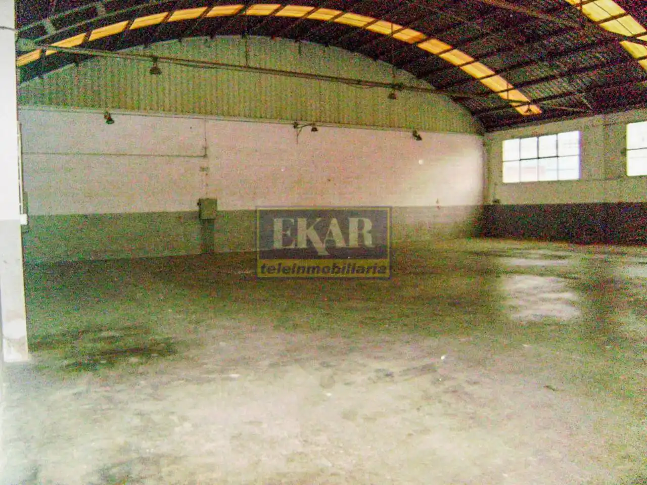 Industrial building to rent in Calle Primautzar, imagen 3