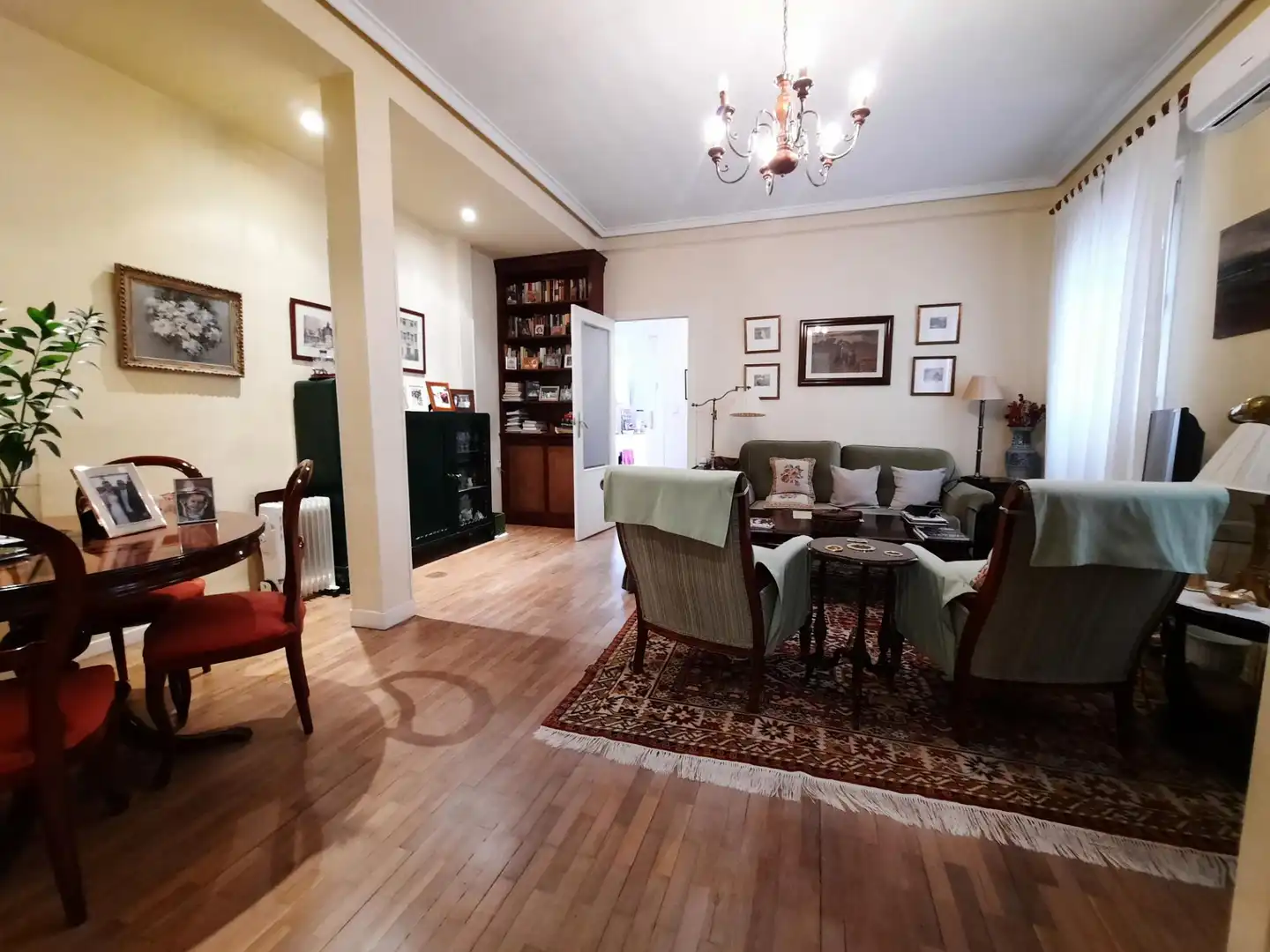 Wohnzimmer von Wohnung zum Verkauf in Madrid mit Klimaanlage, Heizung und Parkett