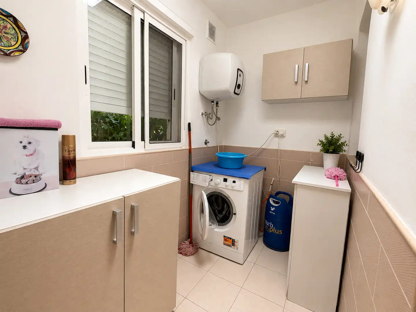Küche von Einfamilien-Reihenhaus zum Verkauf in Granadilla de Abona mit Terrasse, Ofen und Waschmaschine