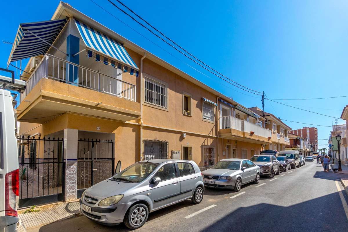 Vista exterior de Àtic en venda en San Pedro del Pinatar amb Moblat