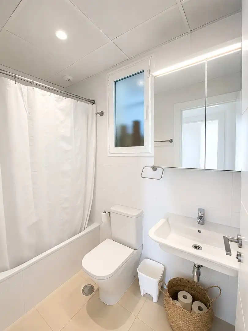 Bathroom of Apartments for rent in Marbella  with Air Conditioner, Heating and Terrace