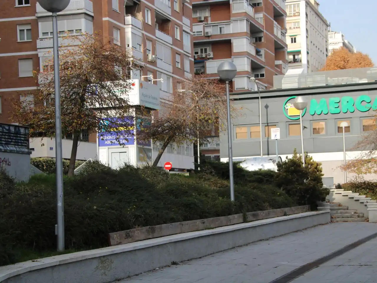 Vista exterior de Garatge en venda en Madrid amb Alarma