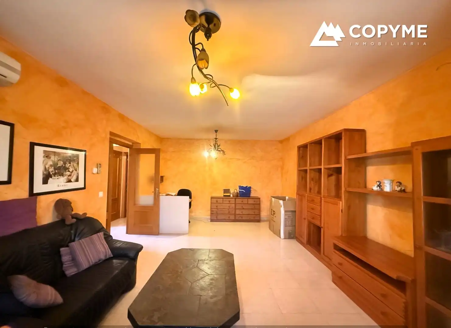 Sala de estar de Casa adosada en venta en Santa Olalla con Aire acondicionado, Calefacción y Jardín privado
