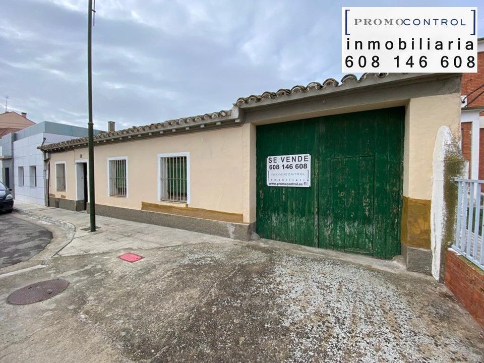 Exterior view of House or chalet for sale in Villanueva de Gállego  with Private garden, Terrace and Furnished