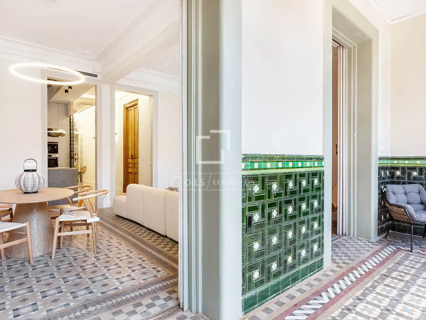 Flat for sale in Barcelona  with Air Conditioner, Private garden and Terrace