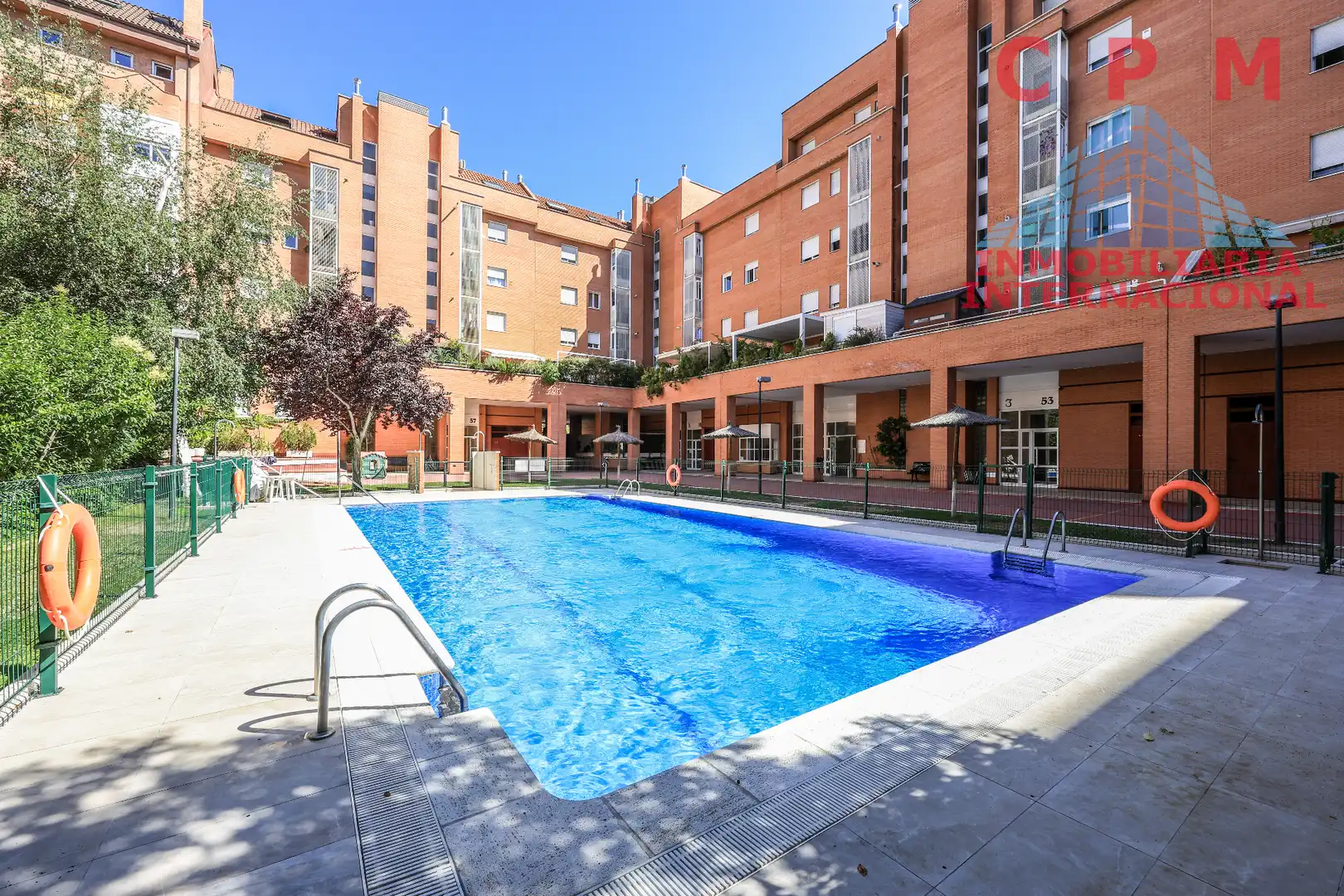 Swimming pool of Flat for rent in Madrid  with Air Conditioner, Heating and Parquet flooring