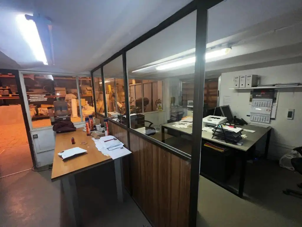 Nau industrial en venda en Sant Adrià de Besòs