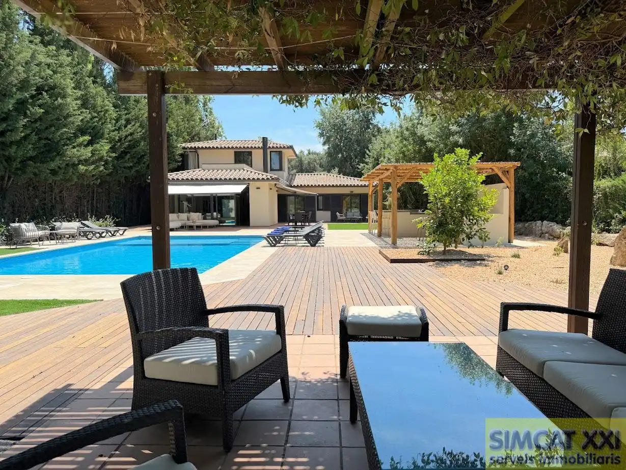 Casa amb piscina en venda a Navata, imagen 4