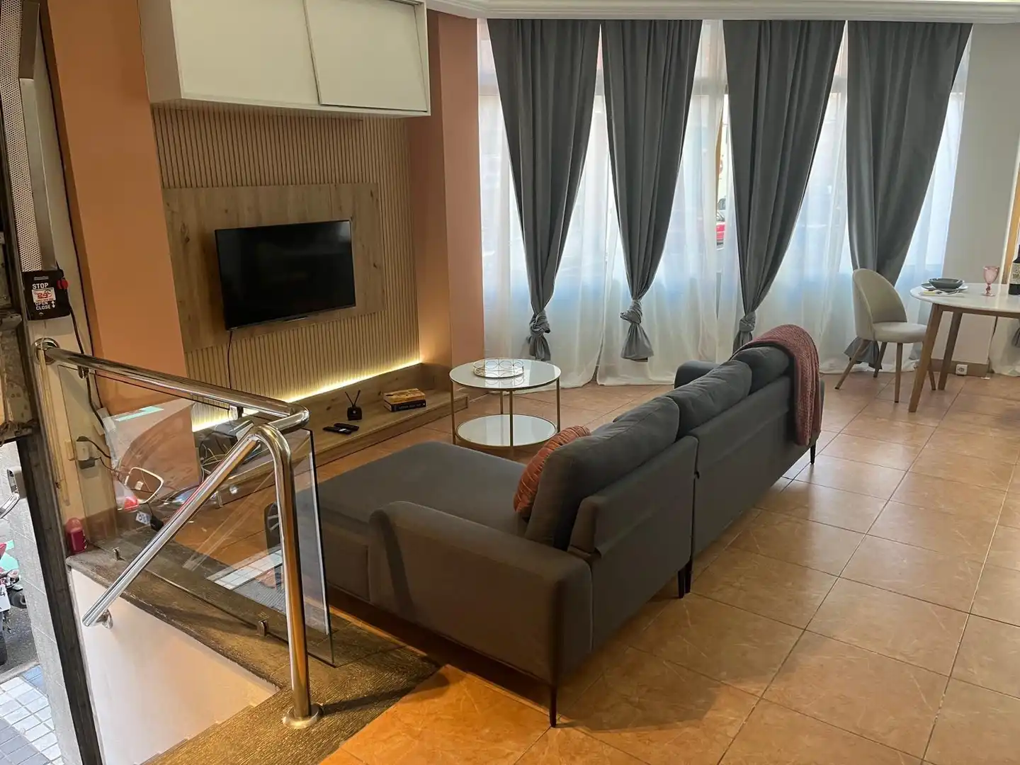 Sala d'estar de Pis en venda en Las Palmas de Gran Canaria amb Moblat