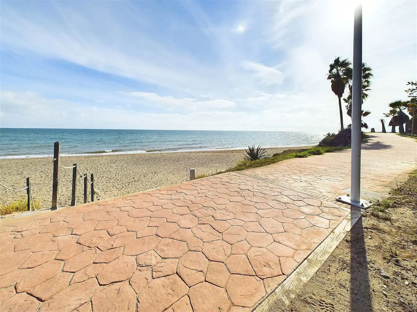 Vista exterior de Apartament en venda en Estepona amb Aire condicionat i Terrassa
