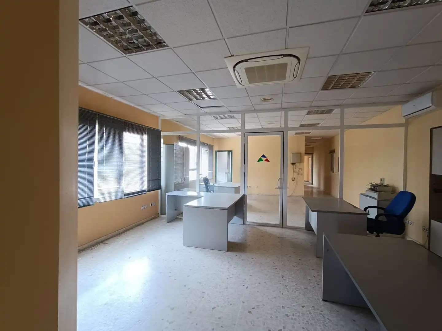 Nave industrial de alquiler en Carretera Sevilla-Cádiz, 556, La Hacienda - Nueva Andalucía
