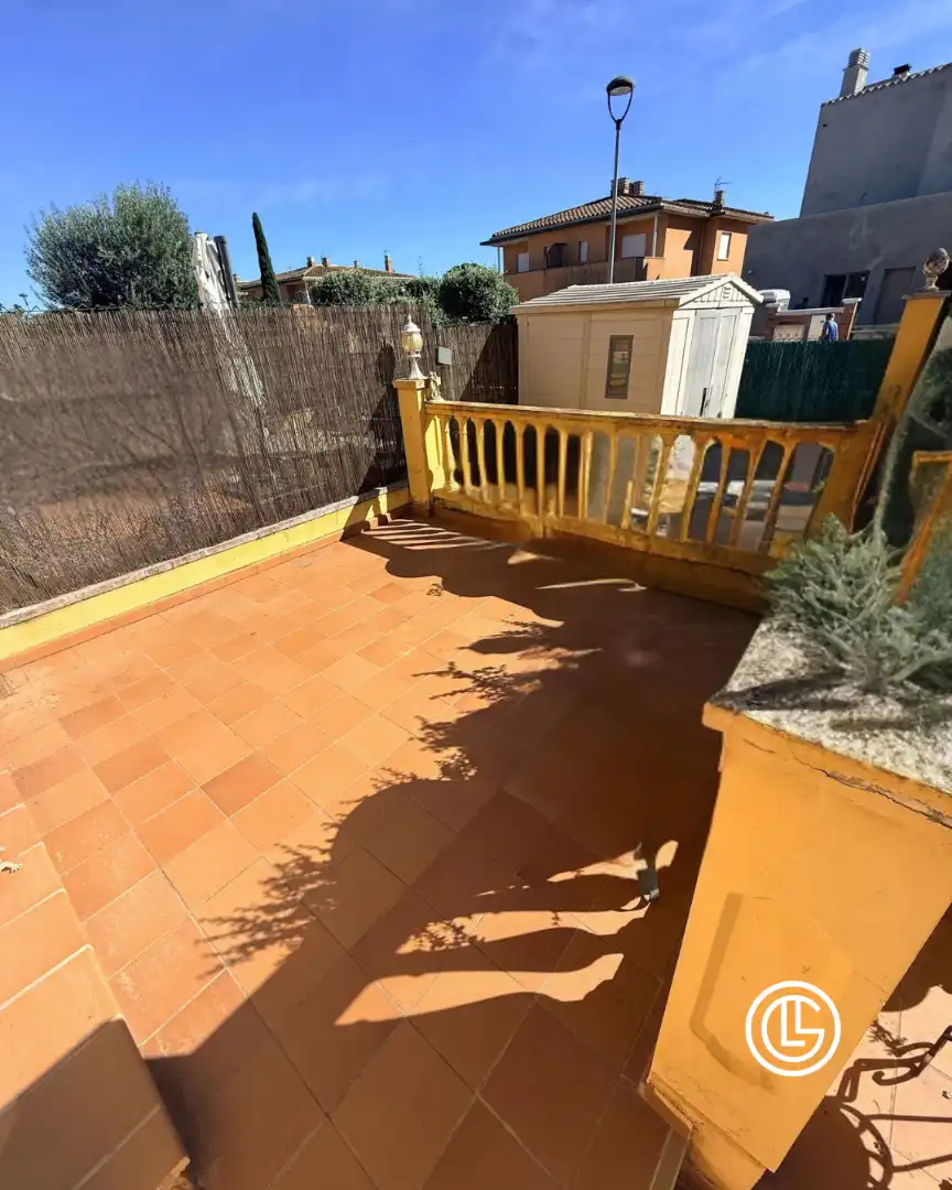 Terrassa de Casa adosada en venda en Vila-sacra amb Calefacció, Jardí privat i Terrassa