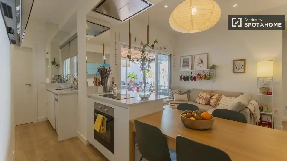 Kitchen of Flat for rent in Valencia  with Air Conditioner, Heating and Furnished