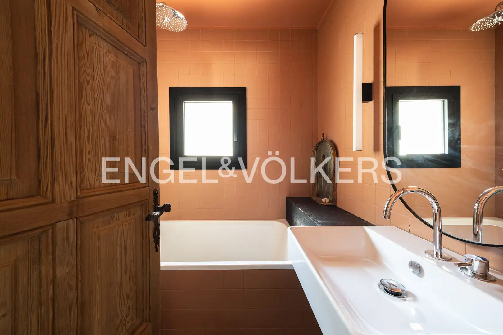 Bathroom of Houses for rent in Caldes d'Estrac  with Air Conditioner, Heating and Private garden
