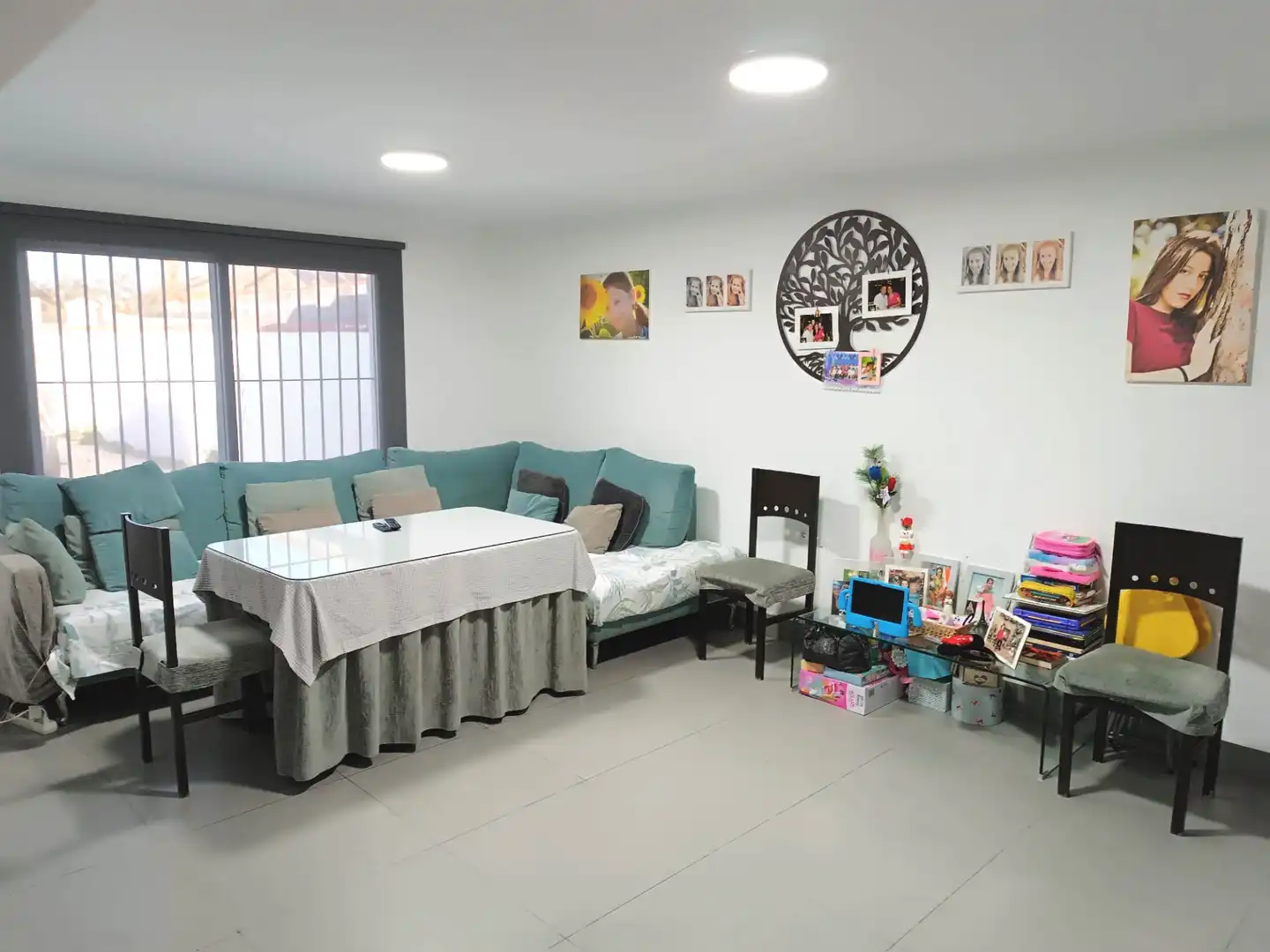 Sala d'estar de Casa o xalet en venda en El Puerto de Santa María amb Aire condicionat, Jardí privat i Terrassa
