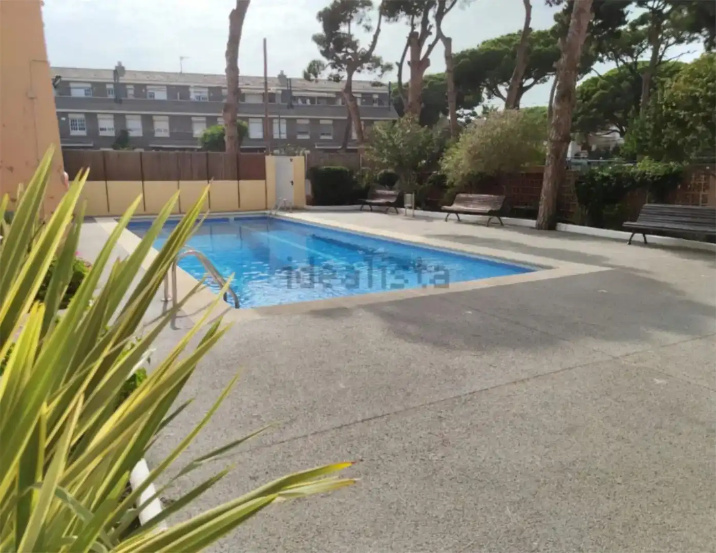 Piscina de Estudi de lloguer en Castelldefels amb Aire condicionat, Jardí privat i Moblat