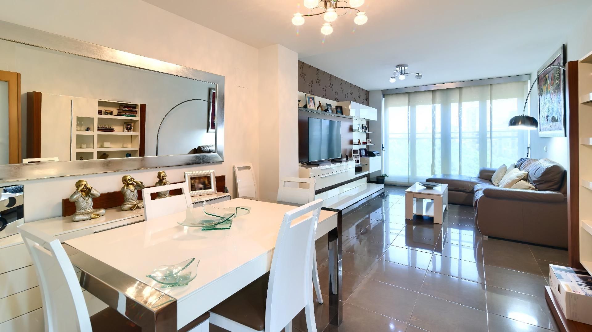 Living room of Flat for sale in  Valencia Capital  with Heating and Parquet flooring