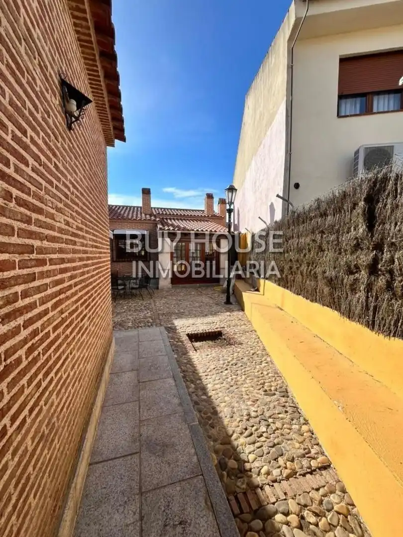 Chalet con jardín en venta en Calle Pocilla 17, imagen 4
