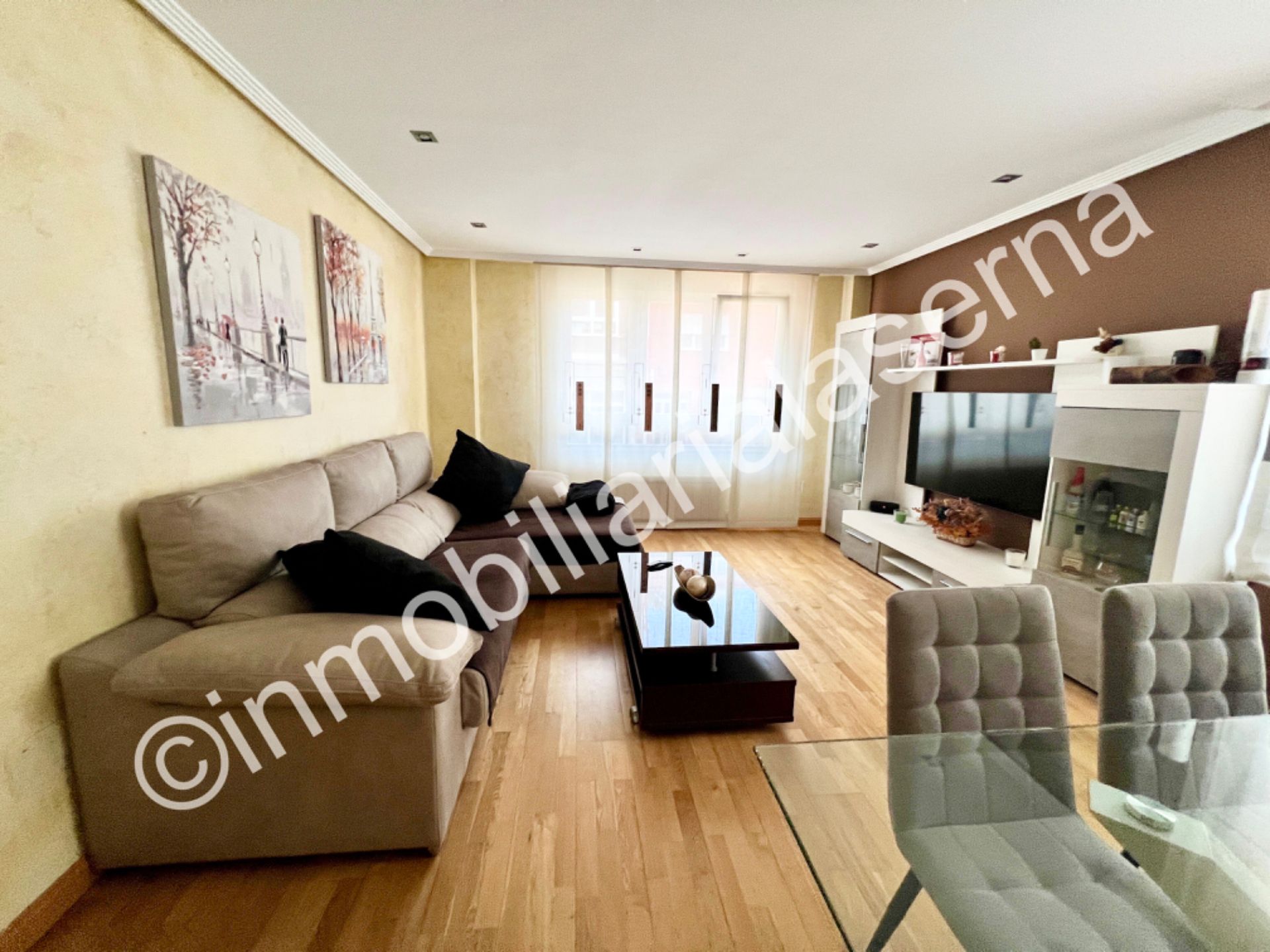 Living room of Apartment for sale in San Andrés del Rabanedo  with Heating, Parquet flooring and Terrace
